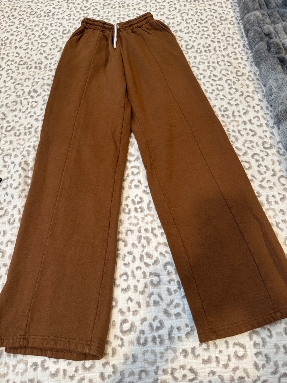 Heavy Manners XS Wide Leg Brown Sweatpants never worn